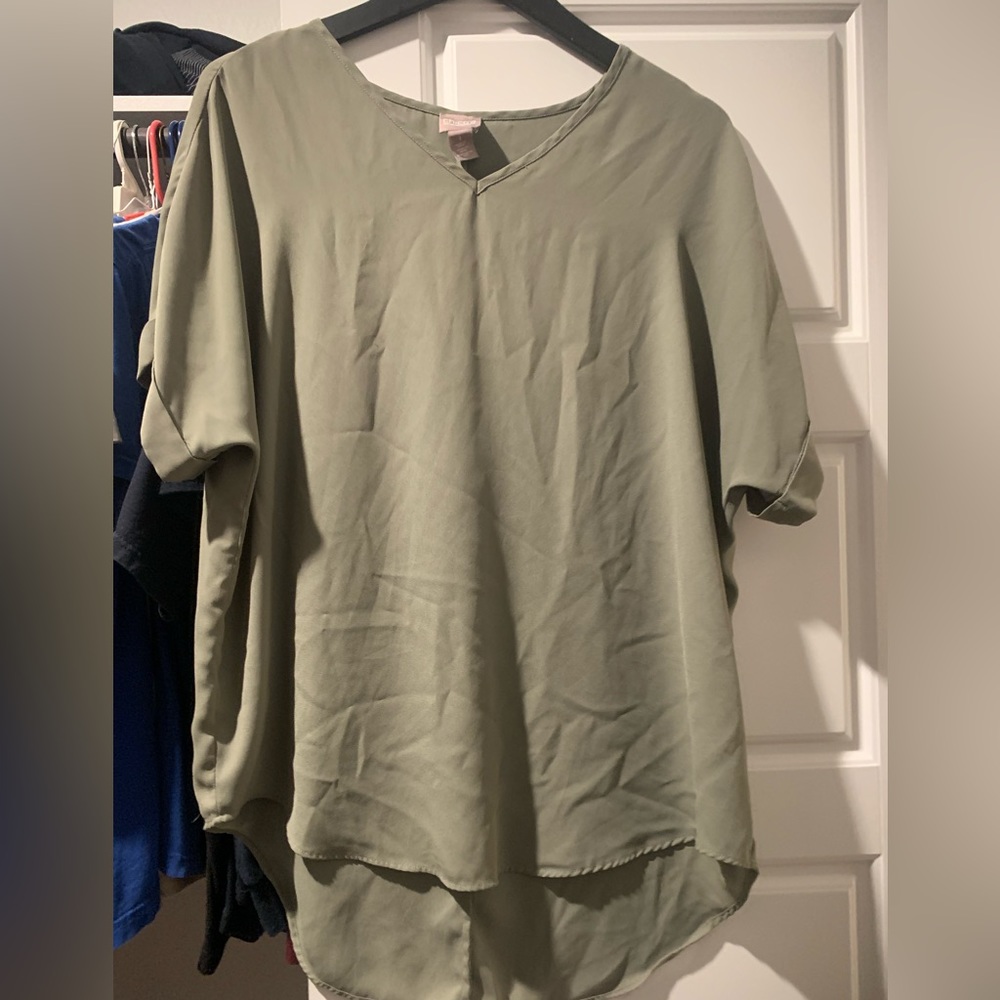 Chicos olive green flowy blouse